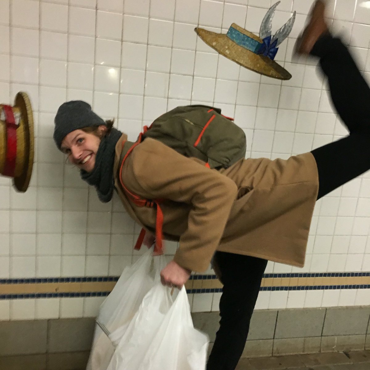 nest_edit's tweet photo. Happy Sunday #highkicks #latergram #homedepotrun #WoodWorking #entrepreneur #nestedit https://t.co/iFka56LfB0