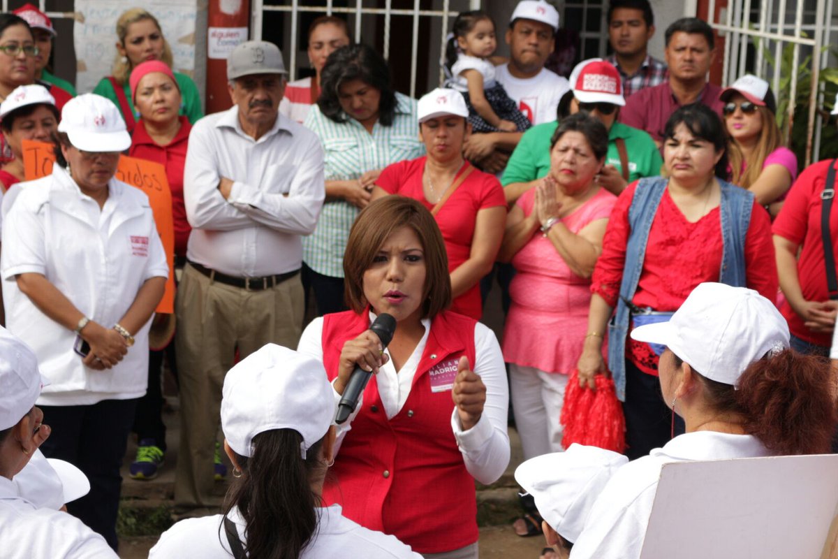 MovPRImxTAB's tweet photo. En recorrido por Parrilla, nuestra candidata @LILIANAMADRIGAM presenta proyecto eficaz de gobierno a los ciudadanos https://t.co/PC02MpmEV1