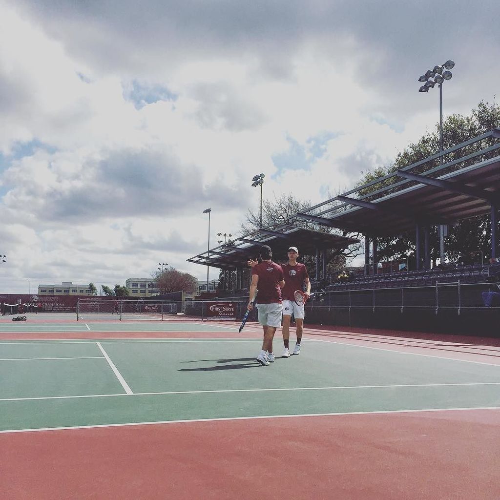 TrinityUTigers's tweet photo. Krull and Tyer at #1 doubles hoping to give the Tigers a 3-0 lead over St. Mary's #tigerpr… https://t.co/m5c2sjXju8 https://t.co/TM2lgsJUbb