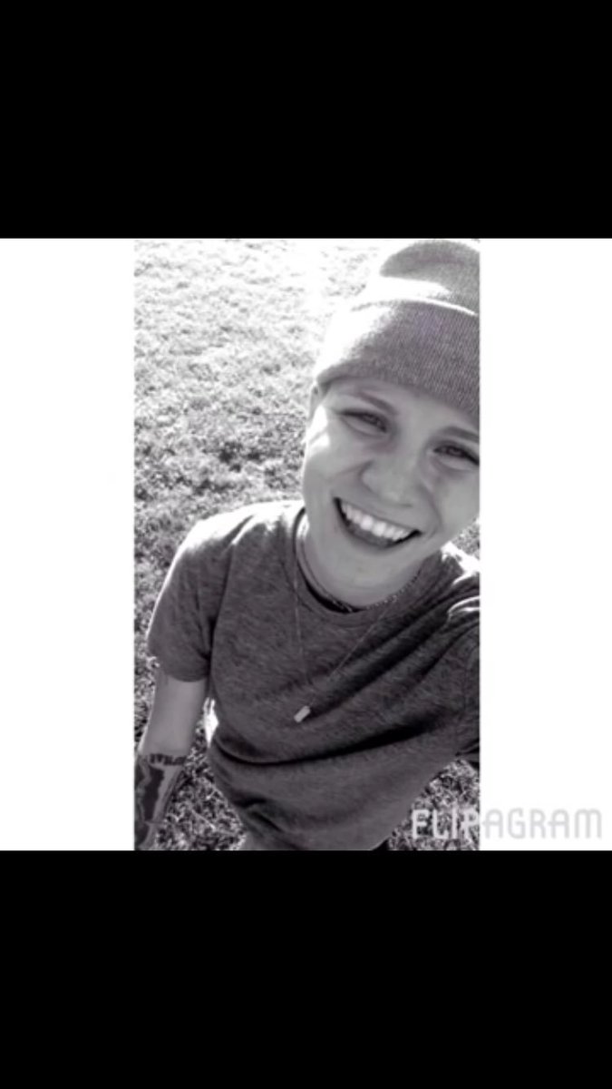 a_g_ramos's tweet photo. Missing u like crazy. Miss ur smile, ur laugh, ur voice, ur hugs. Man everything. I love u my angel💗💜 https://t.co/LQDuTkG5mN