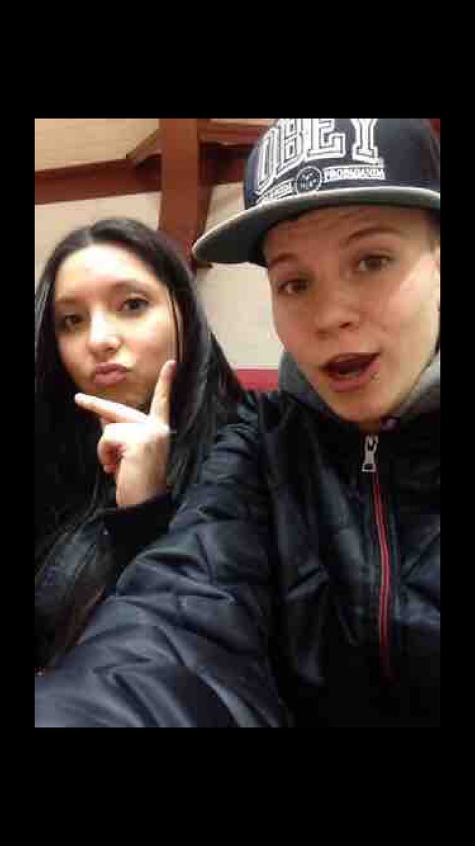 a_g_ramos's tweet photo. Missing u like crazy. Miss ur smile, ur laugh, ur voice, ur hugs. Man everything. I love u my angel💗💜 https://t.co/LQDuTkG5mN