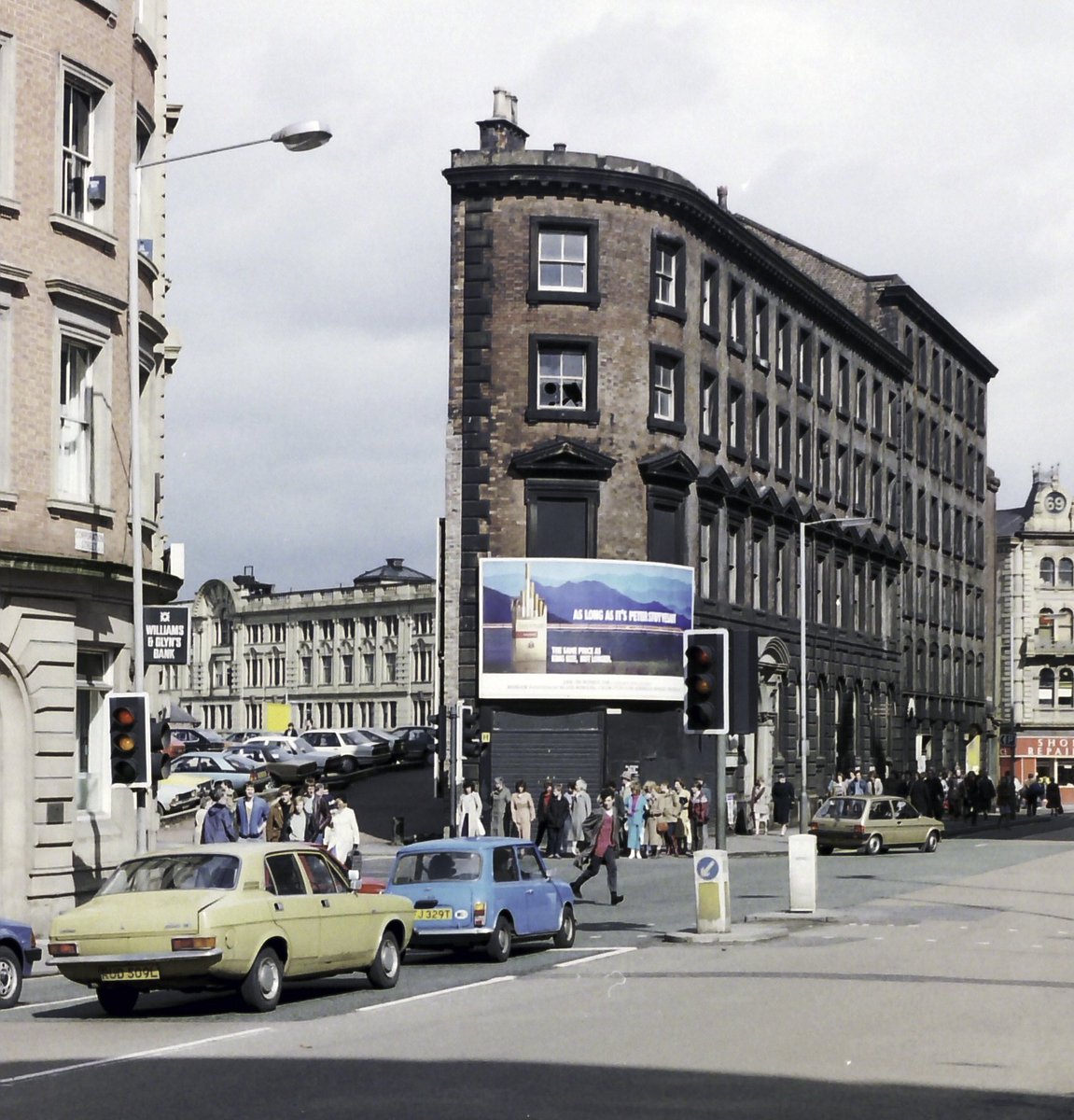 JeffJohnson41's tweet image. Looking towards Victoria Station #Manchester - 1980s?