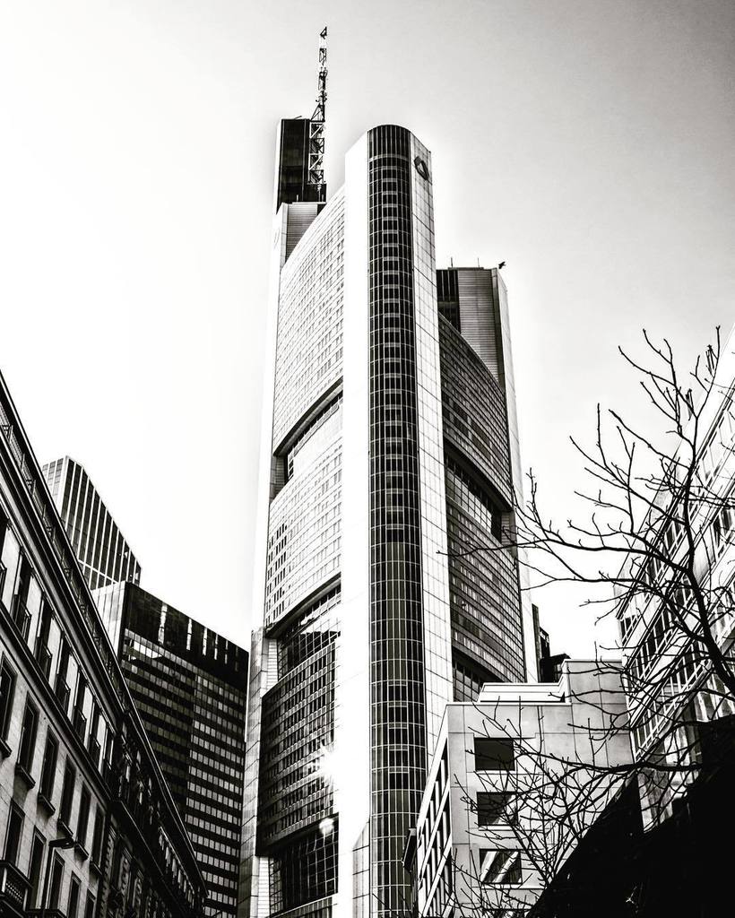 #commerzbanktower #commerzbank #Frankfurt #frankfurt_de #frankfurtammain #frankfurtdubists… bit.ly/1UsDuN2