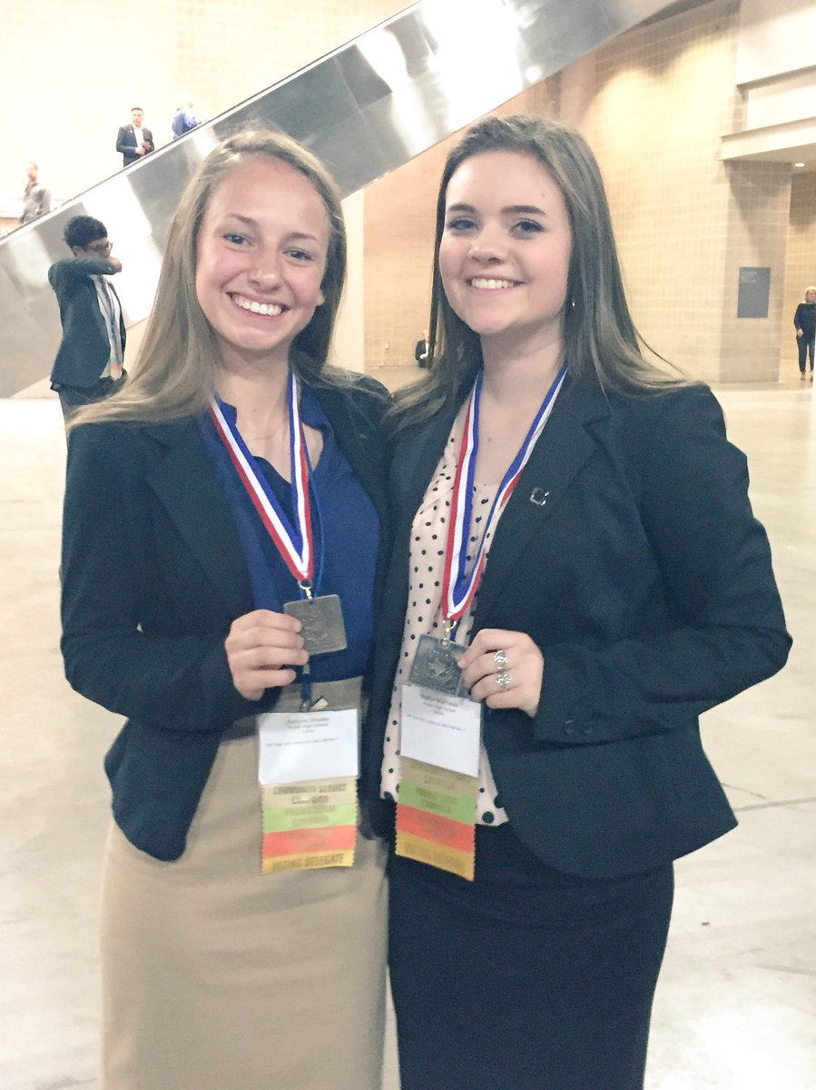 knmatthews4242's tweet photo. even though we were so close to making it, had the best time with the best friend ❤️ @AshlynnMarieee #txdecacdc https://t.co/rXUHJ9xpt2