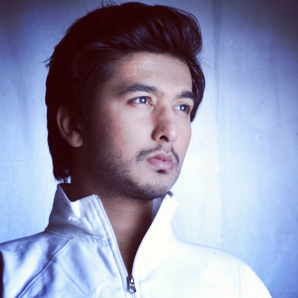 Zaainlive's tweet photo. Caption Please 😉 
#Zaain #WithoutCaption #White https://t.co/KsbJP8RESl