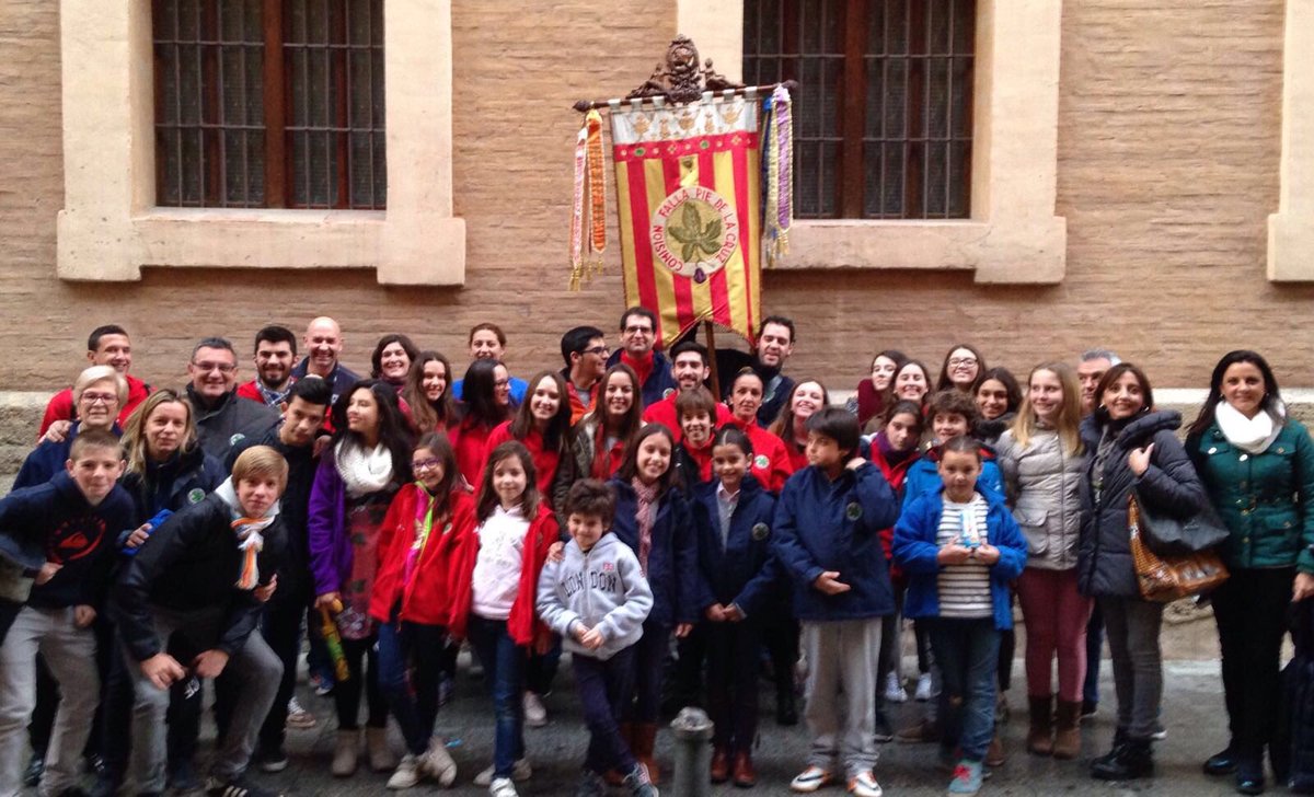 peudelacreu's tweet photo. Nos vamos a la Cridà!! #Falles #Crida16 https://t.co/nzMaA3mZXl