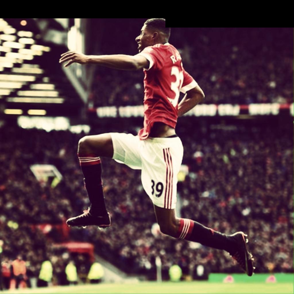 ManUtdUpdates_'s tweet image. Great week for this man #MUFC