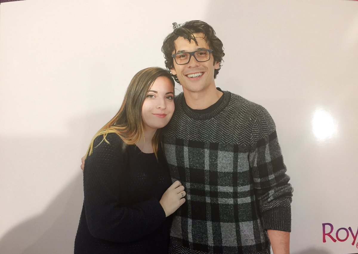 ravnclqws's tweet image. @jtmdunbar I MET THE 100 CAST