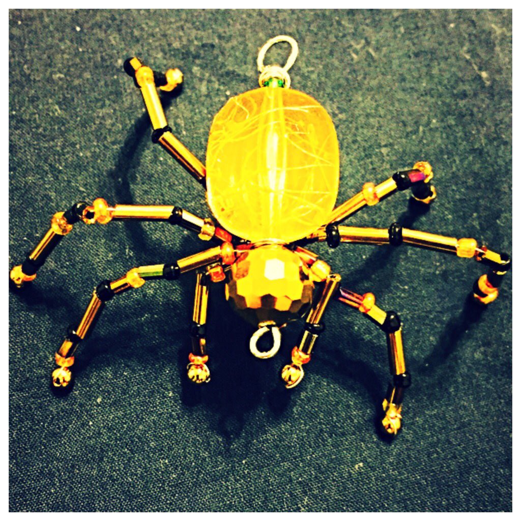 TheSkapaSkapa's tweet photo. https://t.co/aheJ6uy9H5  #btsy #spider locket #pendent spider #handcrafted #kids #jewelery #spidy #spider yellow https://t.co/jjB64Tx62m