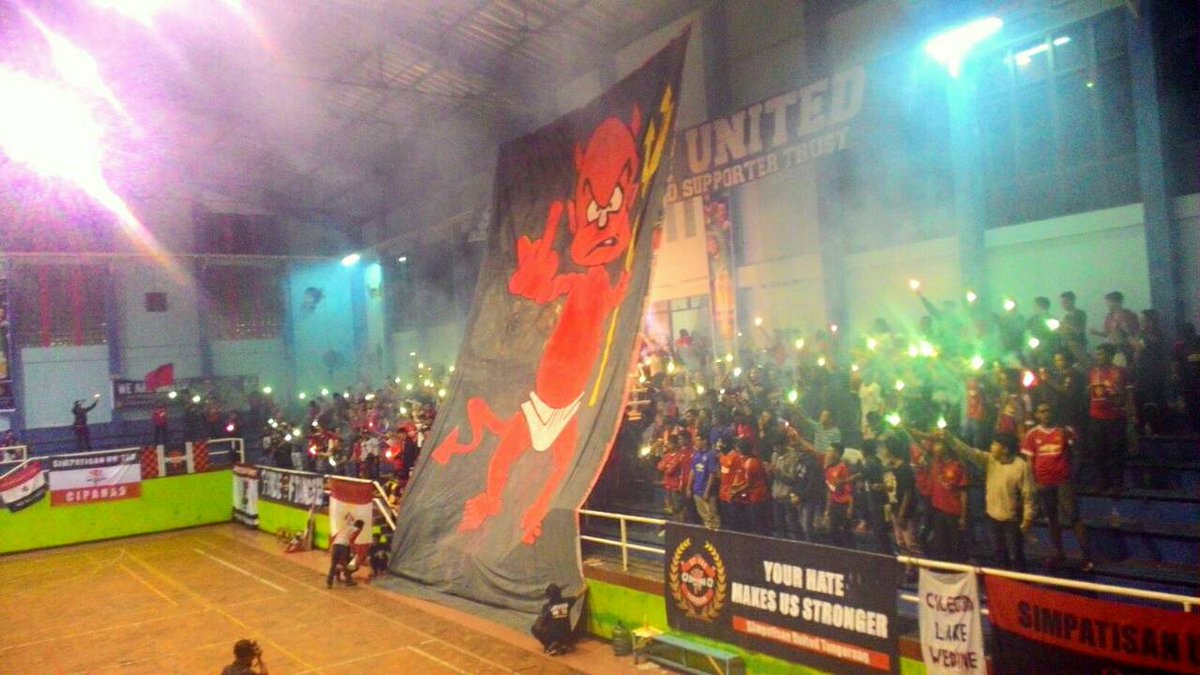 SU_JKT's tweet photo. WE ARE SU lads @SimpatisanUtd @SU_WAGs @SU_JakBar @SU_Cilegon @SU_Bekasi @SU_Tangerang @SU_Depok @SU_Purwodadi https://t.co/aXq6oASpVl