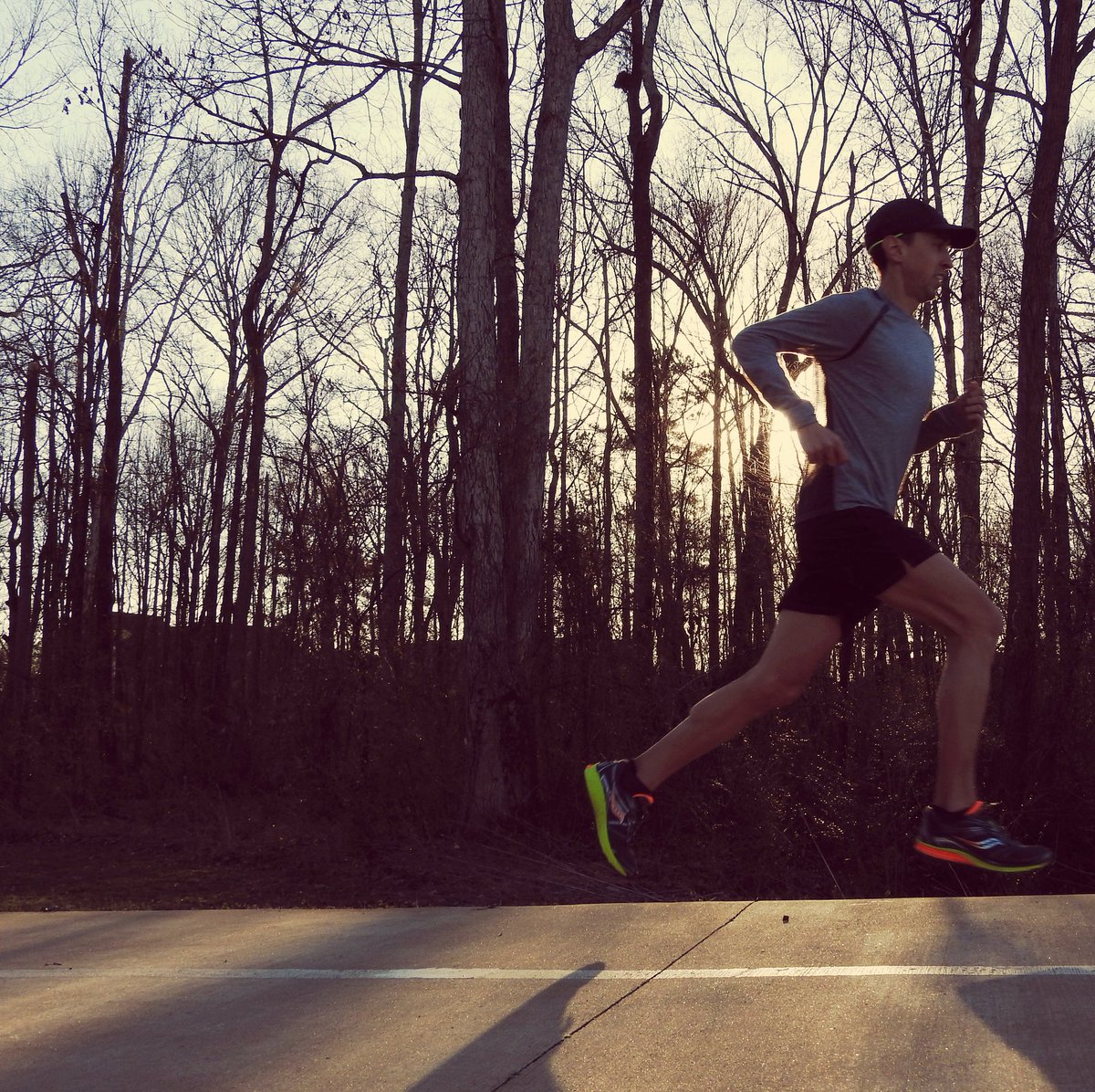 Freedom shirt, alpha shorts, #Guide9 #EVERUN shoes - Perfect combo for perfect weather at sunset yesterday. #Saucony
