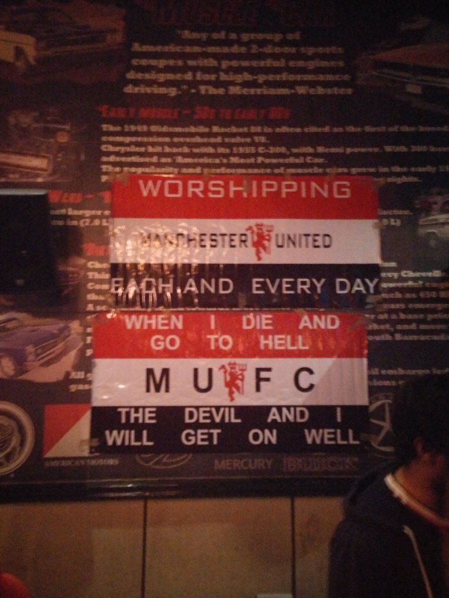 varunparakh's tweet photo. What a day! Maddening scenes! #DefeningStuff. @MUSCDelhi #Route04 #MUFCvAFC https://t.co/zphXEorMJp