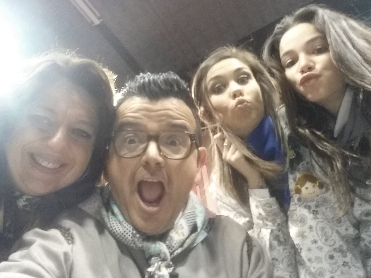 Preparadooooos en <a href="/Levante_TV/">Levante TV</a> para #CridaLTV #Falles2016 @lcaballerofmv <a href="/Bronchud/">Jaime López Bronchud</a> tuitea