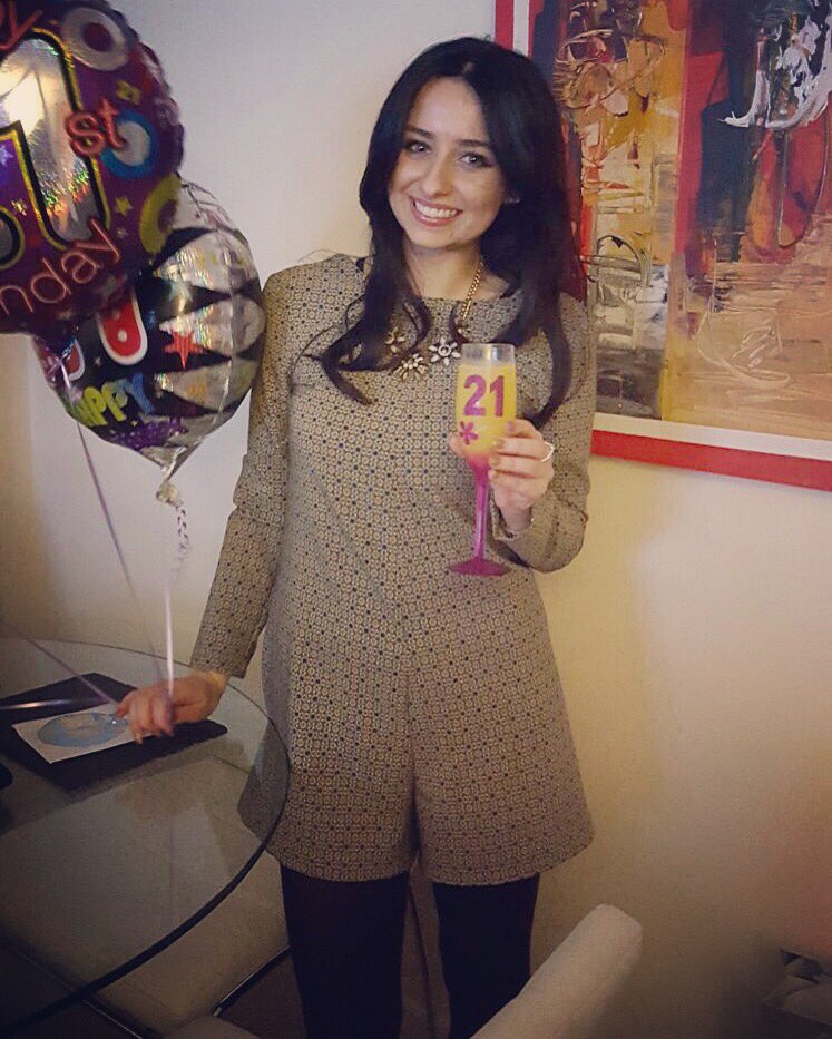 B_Cookie10's tweet photo. 21 forever 🎉 #birthday #champagne https://t.co/DZZZdpSfuF
