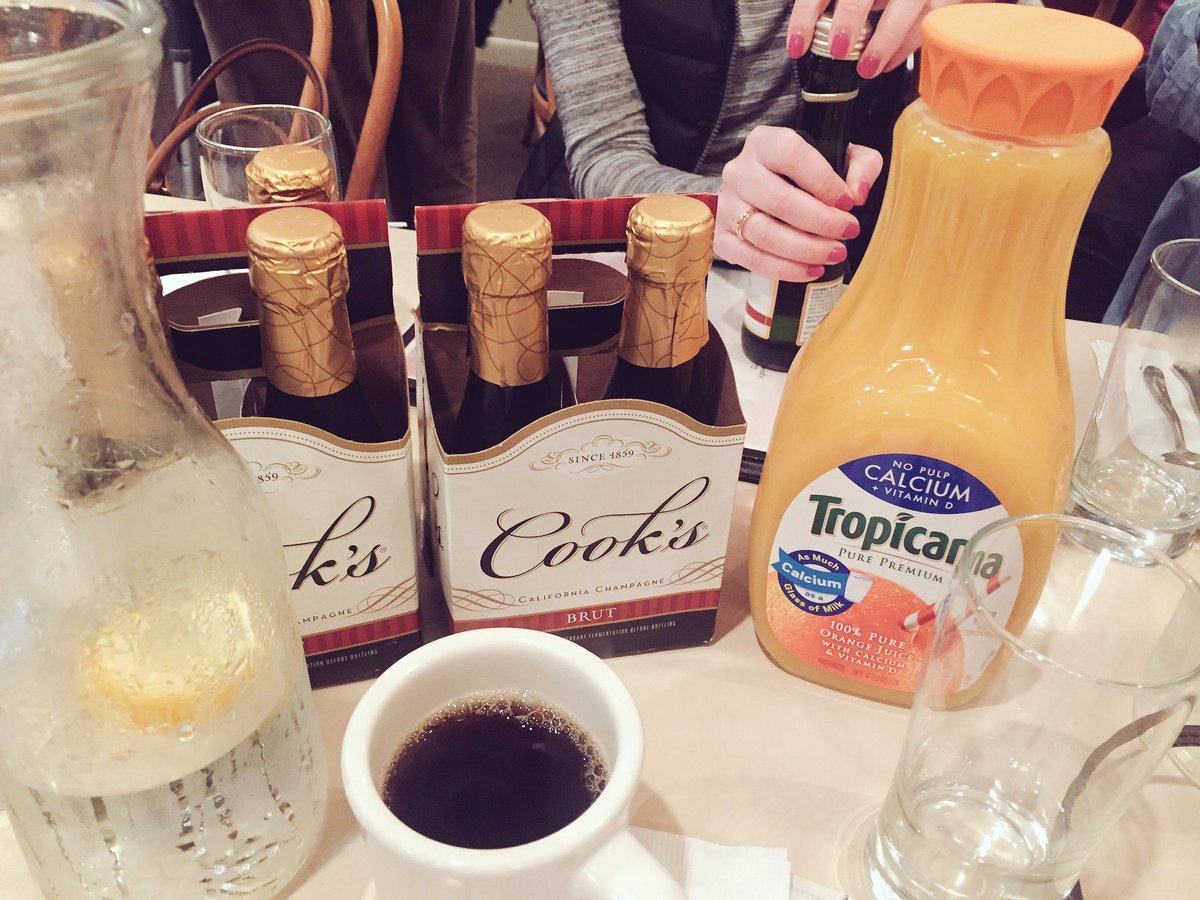 Kate_Loftus's tweet image. Sundaze #3drinks #perusual #BYOB 🍾☕️