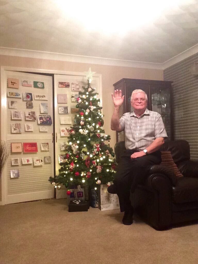 myhomeniall's tweet photo. Louis's grandfather passed away, we're so sorry for your loss Louis, we are here for you always #RIPKeith https://t.co/hq1NnrjcVv