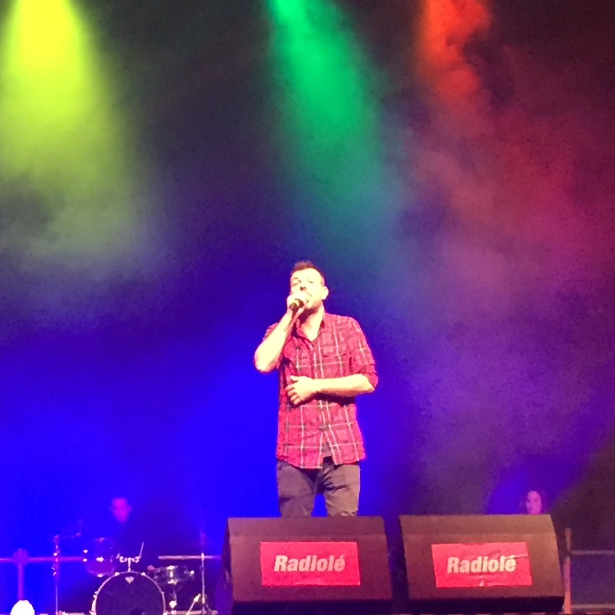 nuriamarinlh's tweet photo. Más de 7.000 personas llenan @fargahospitalet en el concierto de @Radiole_oficial #DiadeAndalucia #LHospitalet https://t.co/6xASHFn7vc