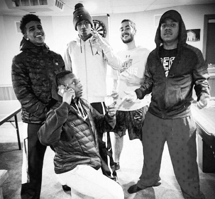 BPLUMMER31's tweet photo. @evanjuicebrown7 @alecgaffin @AllenButlerJr42 @AmaniDennis6 Never forget😂💯 https://t.co/9ANK6E9kYe