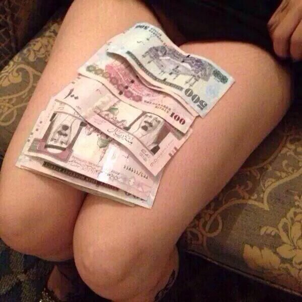 rsbluhotmailcom's tweet photo. آحك عبورتكم : باك بعد الغياب وفديت الجاد 👙😴😊 https://t.co/EfTwvpzLwv