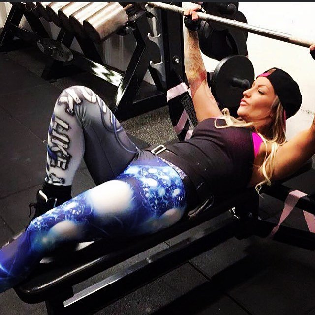 ValbyGarden's tweet photo. by thea_lovelife #loadedgym #fitness #photofun #thetawear #galaxy #leggings #tights #fitnesswear #chestday #bryst #… https://t.co/lfSvCBvn0Y