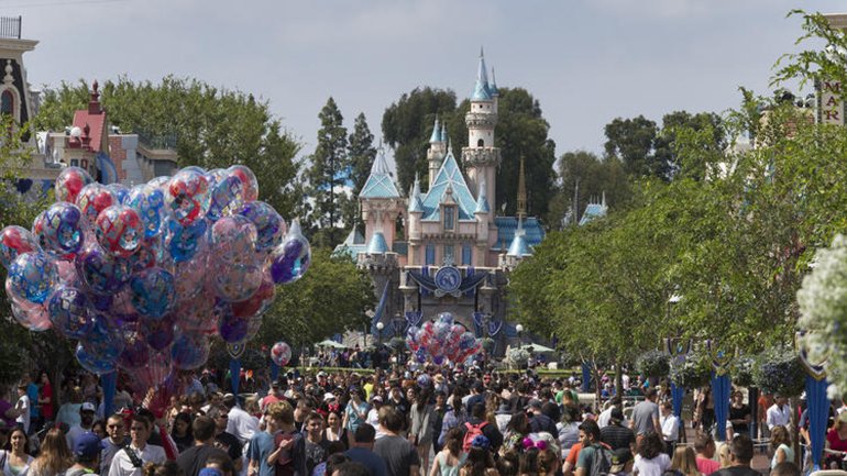 KTLA's tweet photo. Disneyland demand-based pricing on 1-day tickets starts today; peak days to cost $119  https://t.co/KYR5VYjiGA https://t.co/cQPmI2iVFu