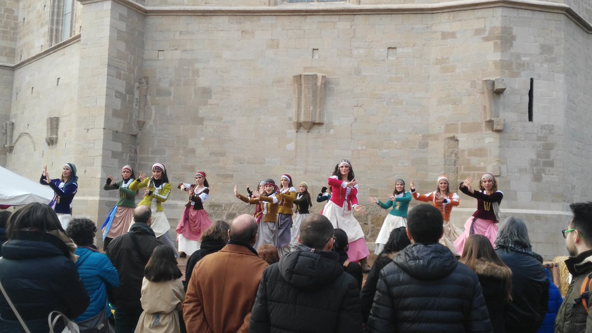 EsbartManresa's tweet photo. S'acaba una #aixada16 passada per aigua però la pluja no ens ha tret les ganes de ballar! #moravians #zíngares https://t.co/Std17Gkv1N