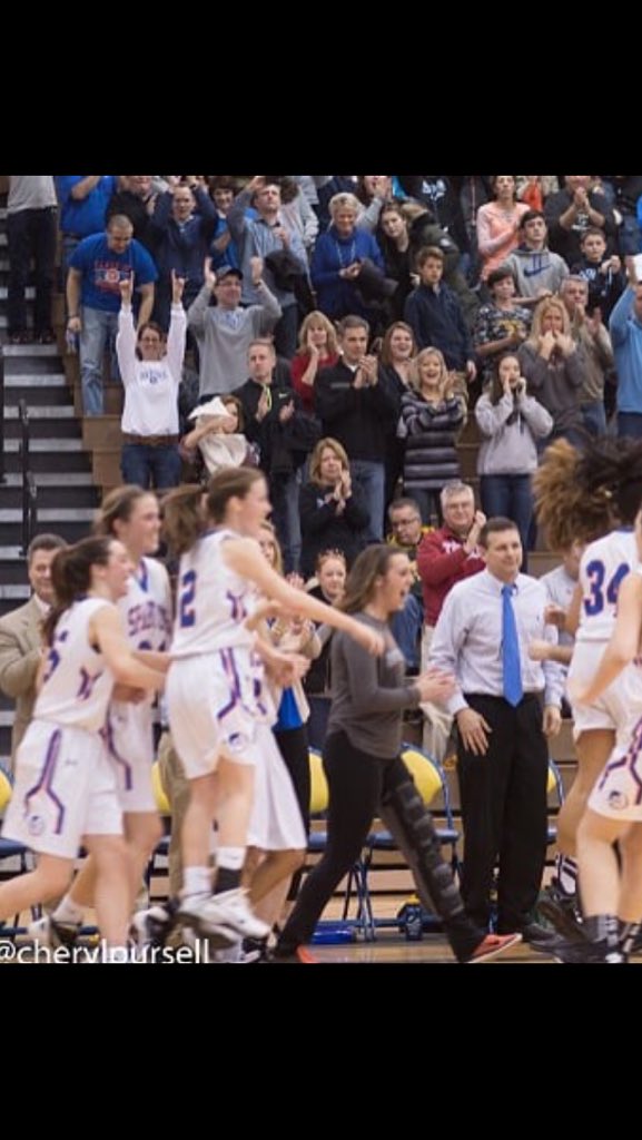 elliecassel's tweet photo. when you just won districts #traybomb https://t.co/52AmMGCzfE