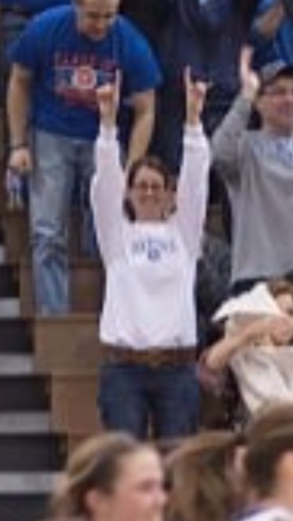 elliecassel's tweet photo. when you just won districts #traybomb https://t.co/52AmMGCzfE