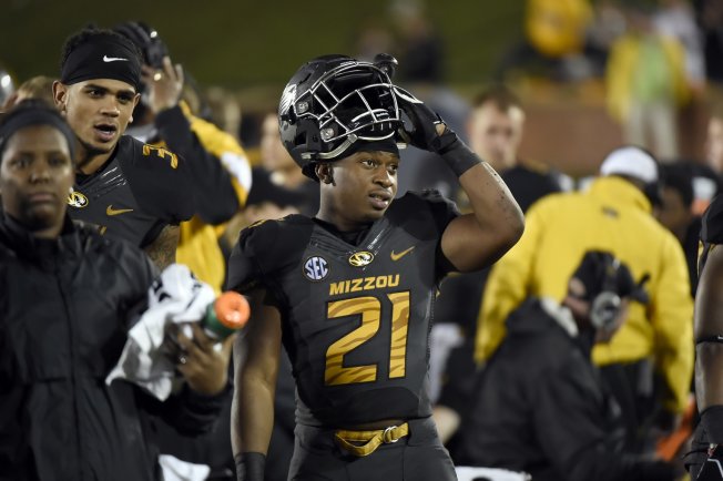 SdotShieldsy's tweet photo. In 2015, the Mizzou football team refused to play anymore games #KIN110Lab5 https://t.co/aX0c6WhybN