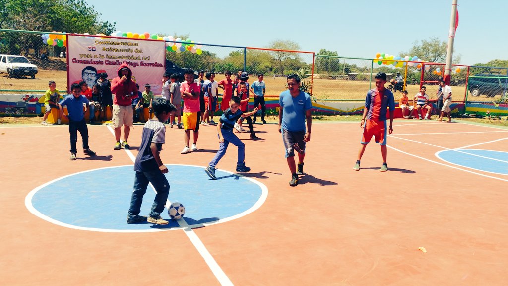 JS19JdistritoV's tweet image. #FelicesDeCompartir barrio German Pomares inauguro la rehabilitacion de su parque y cancha multiusos #AMORANICARAGUA