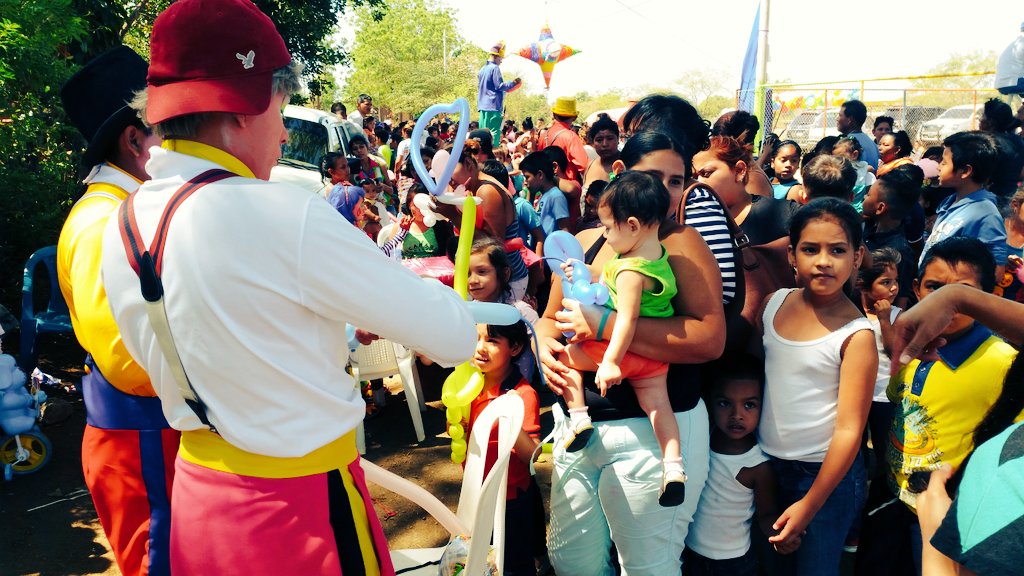 JS19JdistritoV's tweet image. #FelicesDeCompartir barrio German Pomares inauguro la rehabilitacion de su parque y cancha multiusos #AMORANICARAGUA