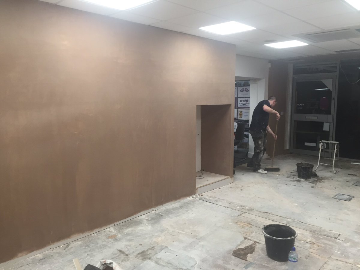RangeHeating's tweet photo. Great work from Lee @Cpdecorators @jpandbrimelow #chorlton @floorexcellence screeding in the morning @BroadoakUK https://t.co/T1ouSWNqiC