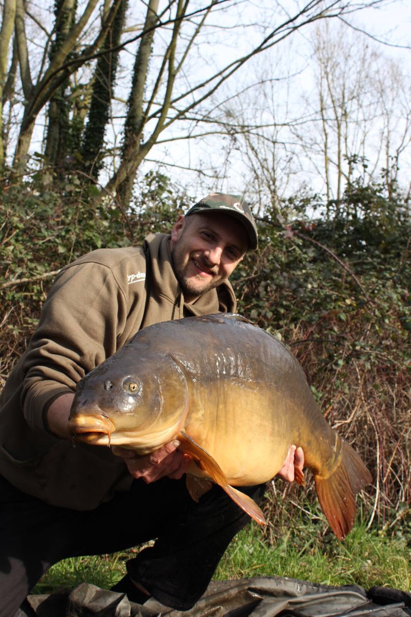 rkleisure's tweet photo. Lee Wagners beauty of a catch from #Kingsmead1 on Friday at 35lb 12oz #RKLeisure #HortonComplex  #LetThemStare https://t.co/7GmiGOFLvA