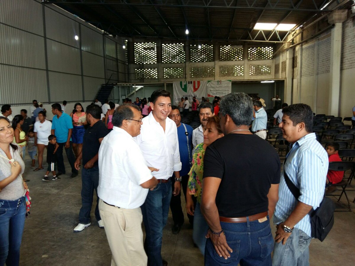 manolo_leon's tweet photo. Un gusto saludar a militantes del @PRI_Nacional #Oaxaca del dtto. San Pedro Mixtepec. https://t.co/Tb5VsACw5V