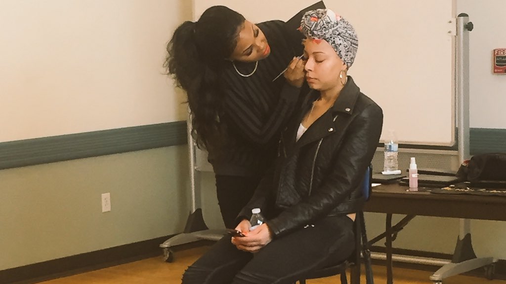 AllAccessJas's tweet photo. Covering a @mtm_org #MakeOversThatMatter event. Teaching #Veterans how to do their #Makeup for Job Interviews! 💗🎶 https://t.co/zL2PAnec5a