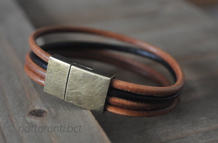nattaranti's tweet photo. Classic leather bracelets #CraftHour #bracelet #braceletproject #handmade #etsyukseller
--> https://t.co/7rXmeDwltW https://t.co/dyyLl80wbz