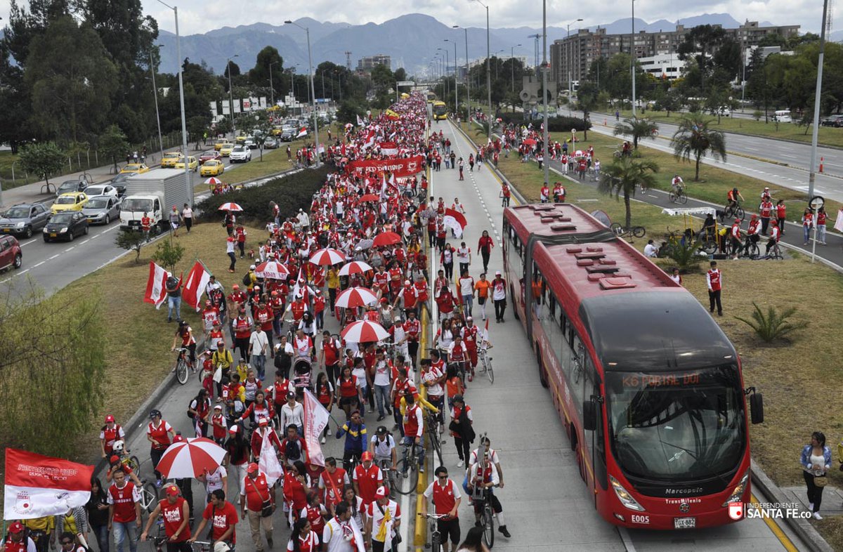 SantaFe's tweet photo. Nuestra gente, Transmilenio y nuestra ciudad, ciclovía cardenal en paz  #AyerHoyYSiempreSantaFe https://t.co/Q9EEWaIlY6