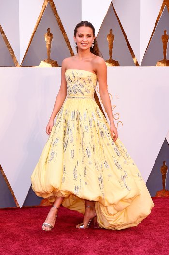 Variety's tweet photo. Best dressed on the #Oscars red carpet https://t.co/8vDWqMmfUG https://t.co/MJOYWeZxAu