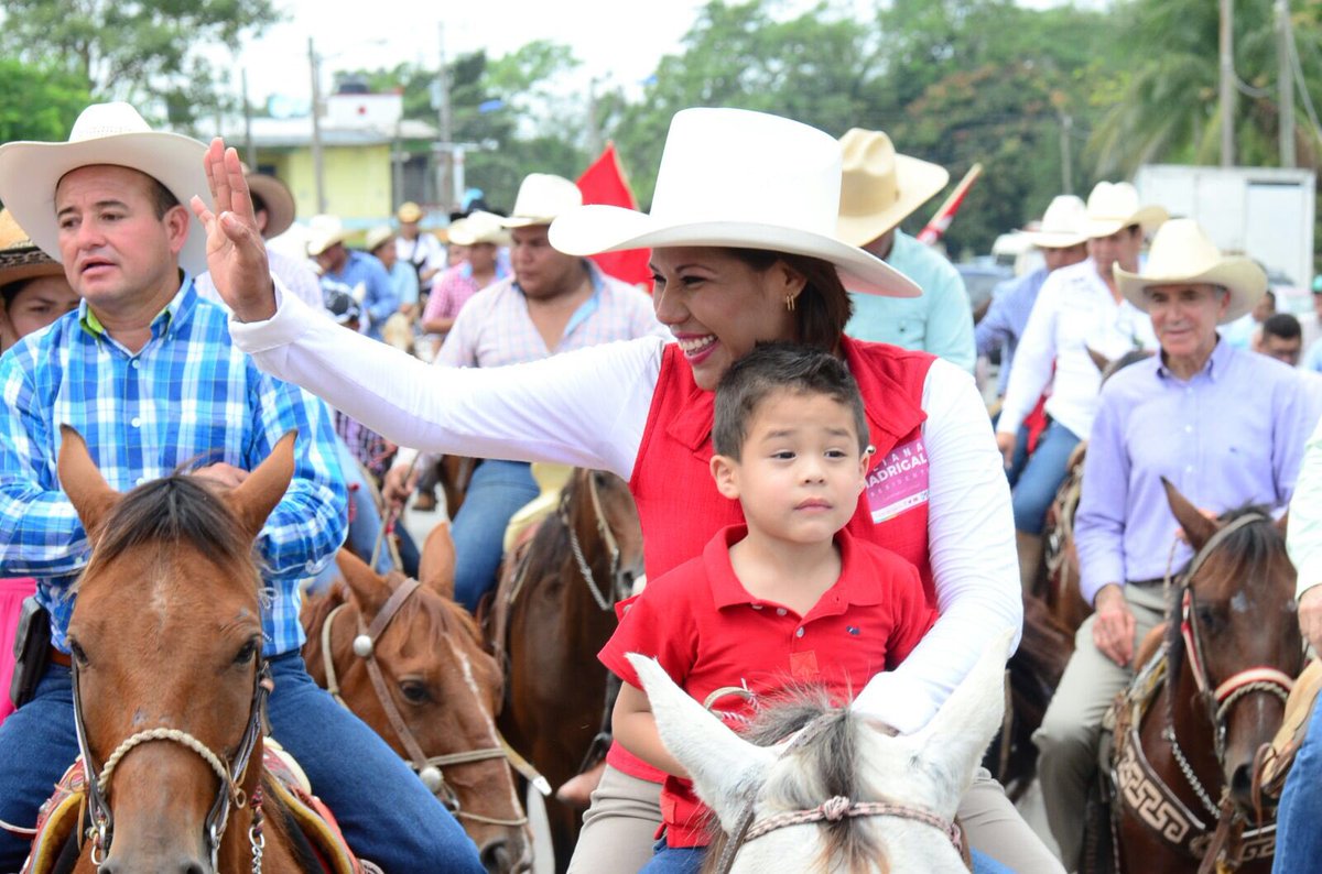 LILIANAMADRIGAM's tweet photo. Gracias por acompañarme en la cabalgata en Villa Parrilla, me da mucho gusto ver cómo nos vamos sumando. https://t.co/BhMz6JdZp5
