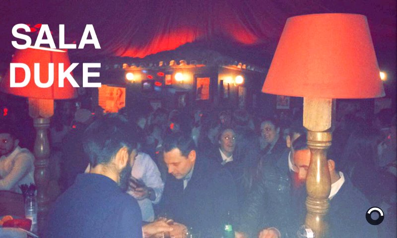 KatHanAritz's tweet photo. Hanito Snapchat 👑
Ya en la #SalaDuke 😊 @Grupo_Duke https://t.co/I6xiHYuMrb