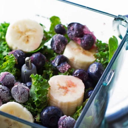 FitnessMagazine's tweet photo. Before you pack your gym bag, prep your breakfast smoothie:
https://t.co/pzKWiiFeMN https://t.co/VPe8OgvcY8
