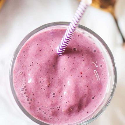 FitnessMagazine's tweet photo. Before you pack your gym bag, prep your breakfast smoothie:
https://t.co/pzKWiiFeMN https://t.co/VPe8OgvcY8