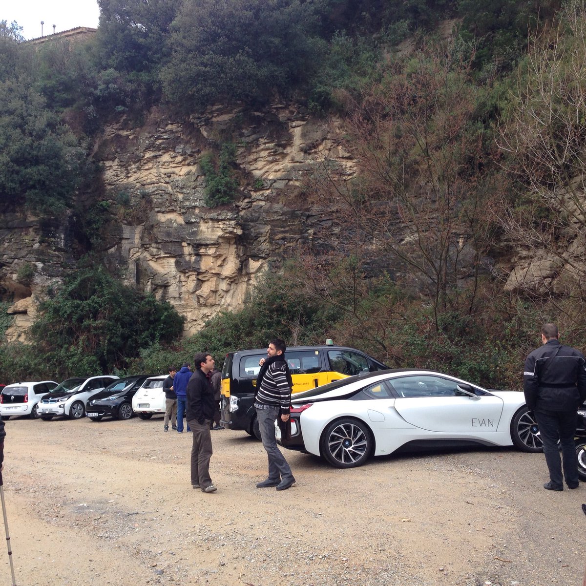 Volttour's tweet photo. Trobada a Sant Miquel del Fai #cotxeelectric #vehicleelectric https://t.co/xcWEoBhH3v