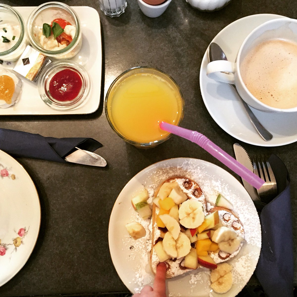PipsandBeck's tweet photo. No Sunday without Waffles. #nomnomnom https://t.co/Zgr4iZLEnX
