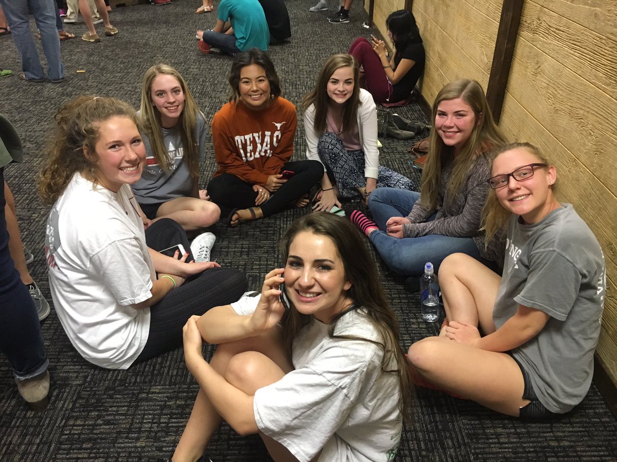 MegsMegsMegsss's tweet photo. Work crew training with these cuties!!! #gcyl #workcrewtraining2016 #gcyl17 https://t.co/BRpoAmuxuI
