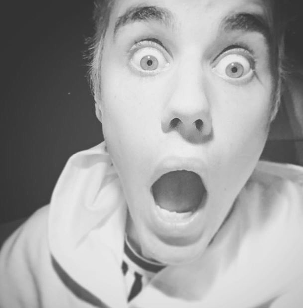 😱