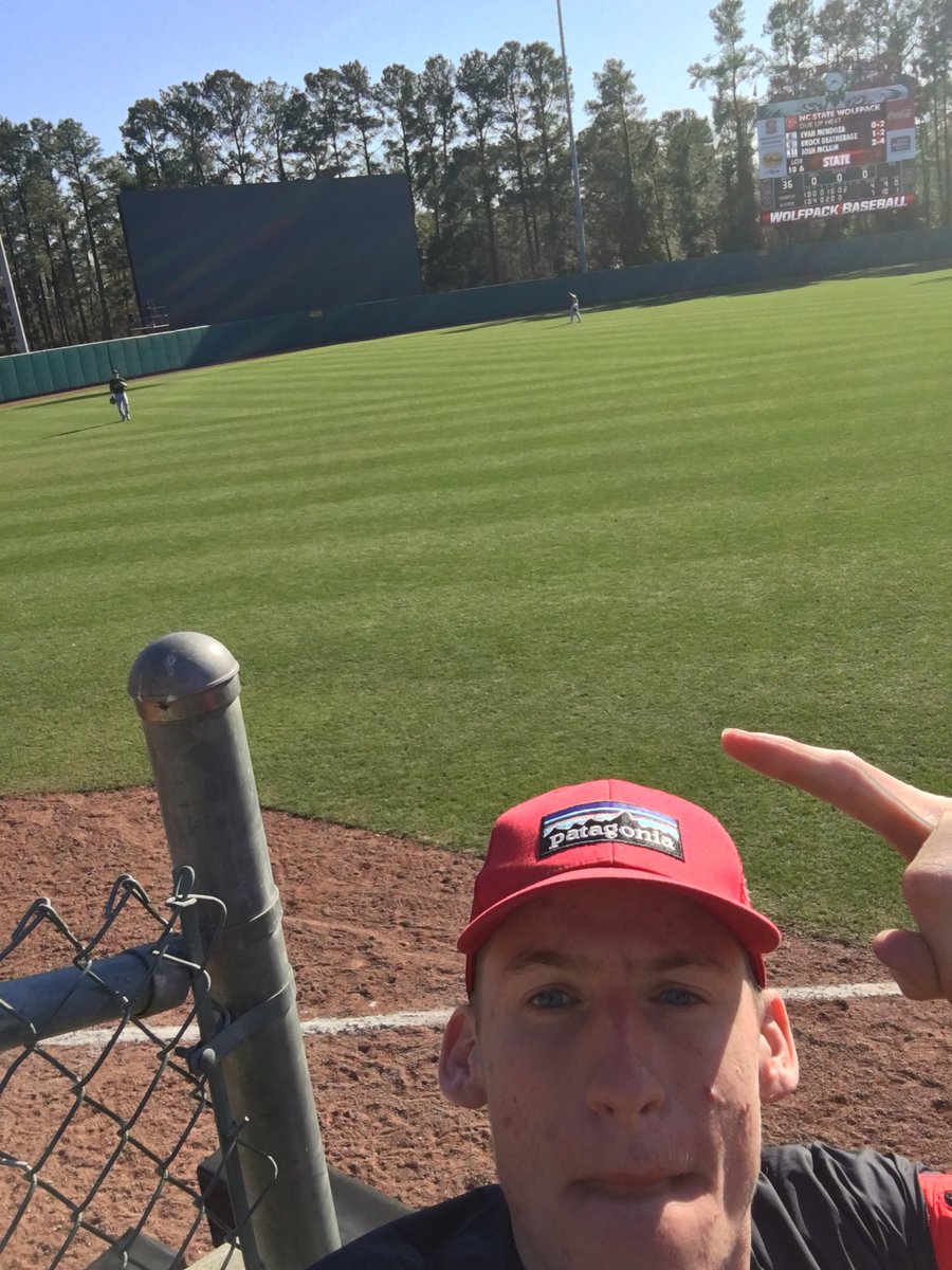 TrojanTrey98's tweet photo. Way to play today dawg! @Pburd88 good luck to you! #YourFilthy https://t.co/t5bvytM2Ri