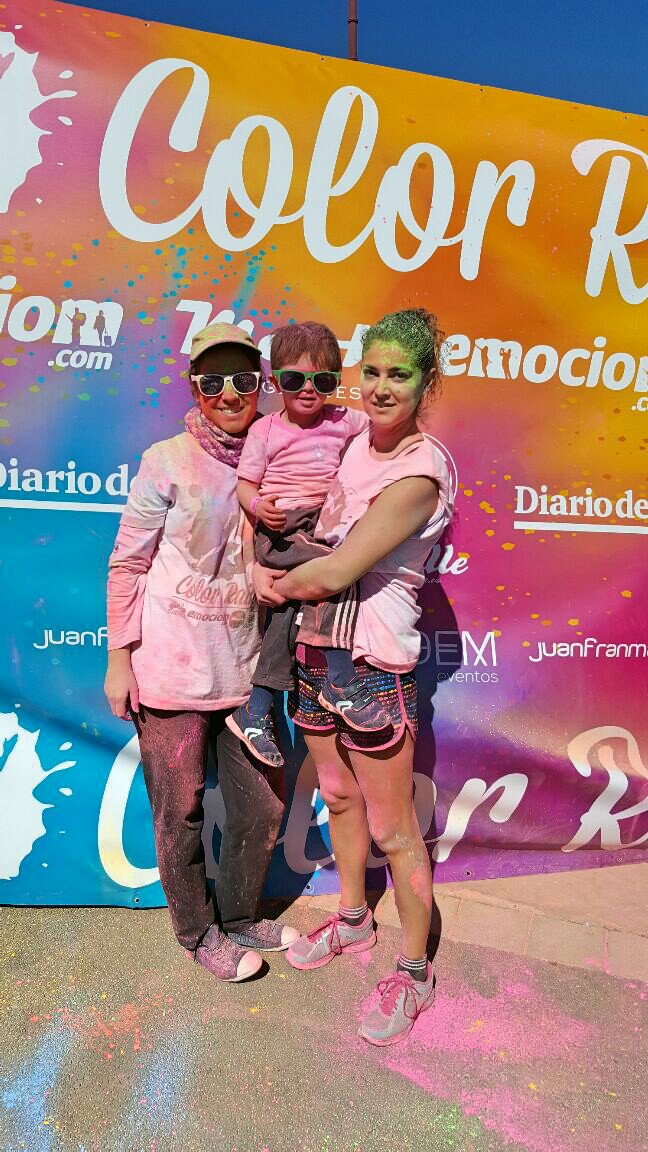 Liliana2603's tweet photo. #colorrain #ColorRainAlmeria #run #running #runner #love #Almeria #buenacompañia #sinperderlasonrisa #Grandes https://t.co/9pWaDOmzBW