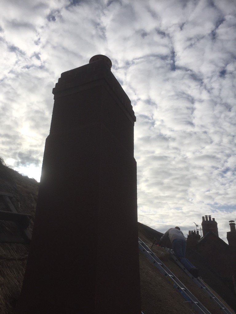 harrisbricklay1's tweet photo. Chimney re-render working with West Country thatchers #heritage #thatching #rendering https://t.co/MbugXWEtGC