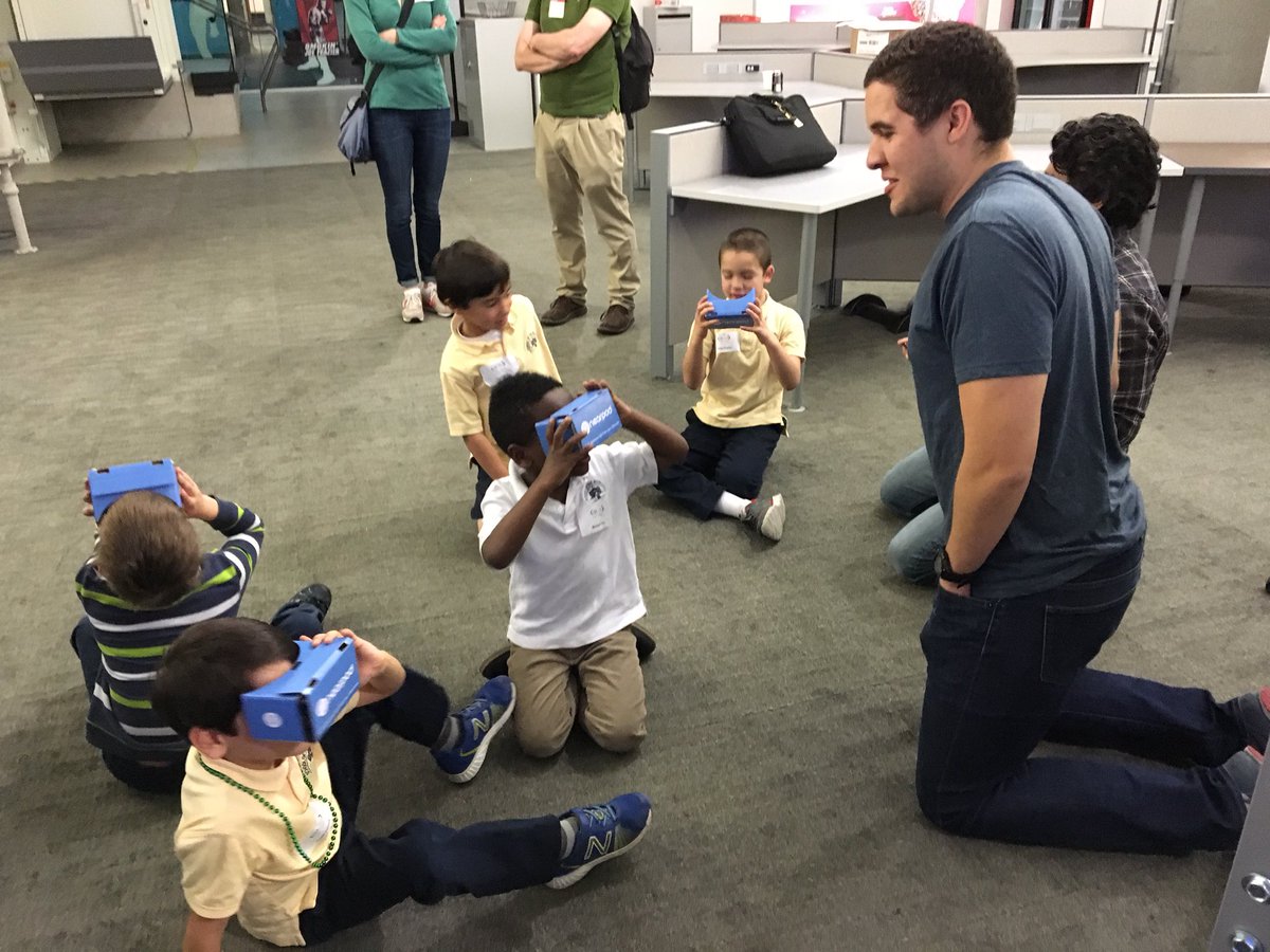 21stCenLeaderKW's tweet image. @the_Madeleine we bring our Ss to the EdTech developers @withpiper @NearpodContent #PGEdTech